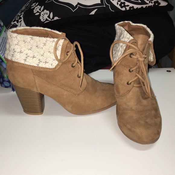 Lace high heels - Picture 4 of 4